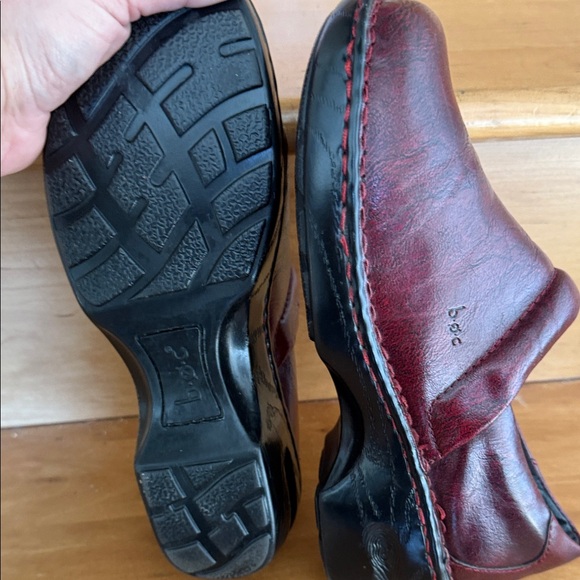 b.o.c. Deep Red Clogs - Picture 3 of 6